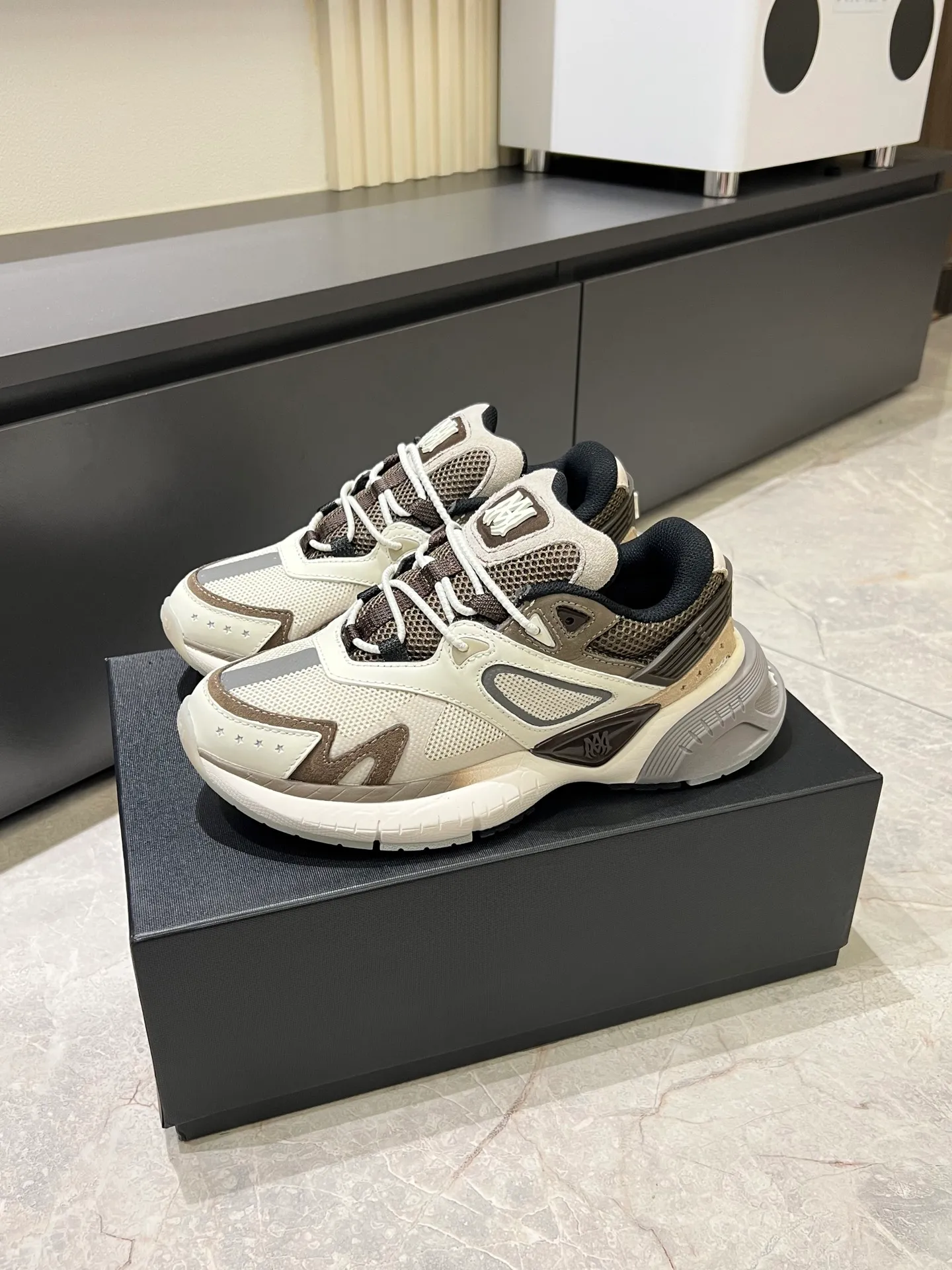 Men's shoes 💰p680 AMIRI's new men's casual sports shoes, made of first-layer cowhide upper and original breathable mesh, rich in three-dimensionality, contrasting color design, simple style, fashionable and sporty, breathable mesh lining, original ultra-light outsole, a must-have item for daily leisure! Size: 38-45!